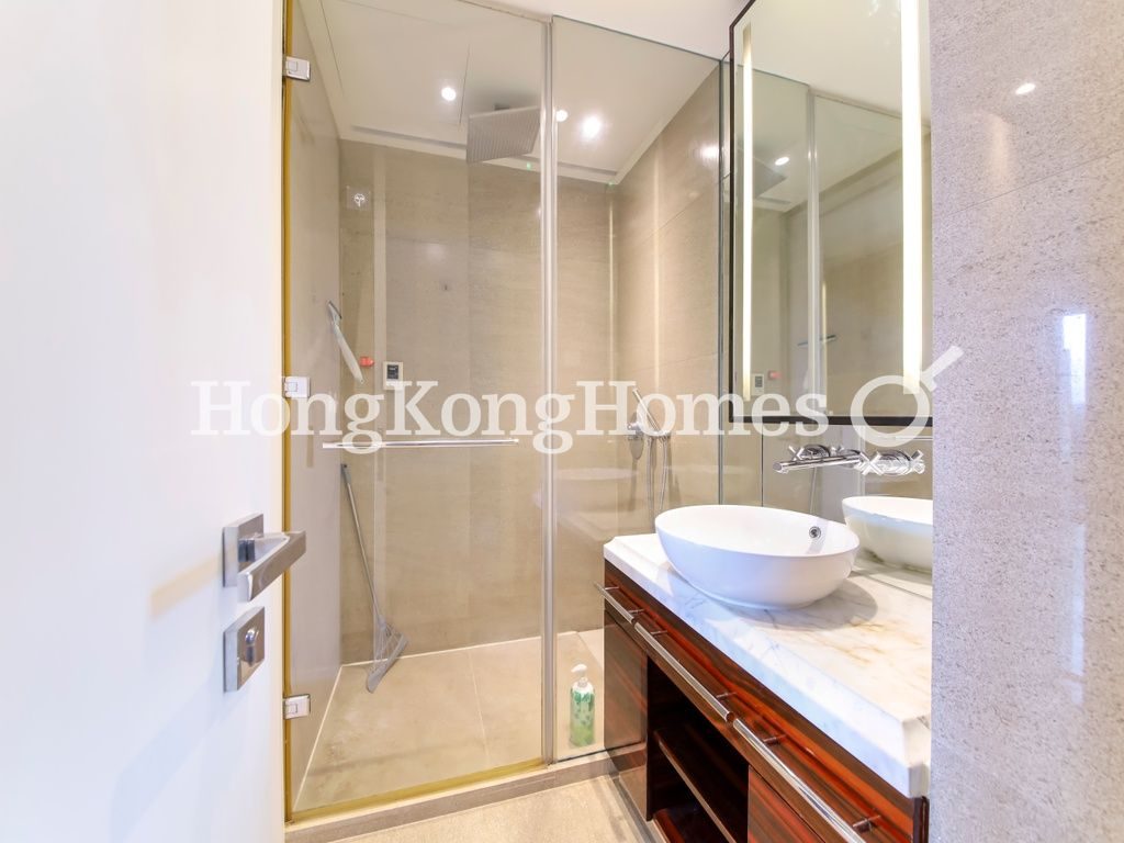 Guest Bathroom — Seymour, Mid-levels West