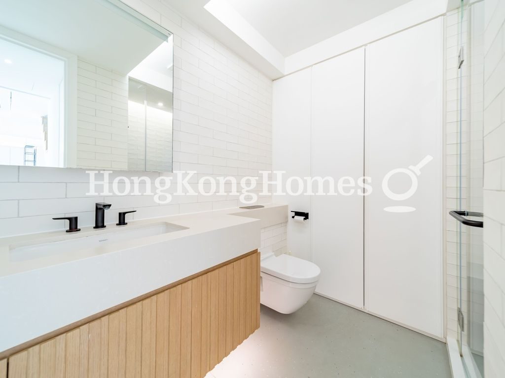 Guest Bathroom — Stanford Villa - Block 01, Stanley