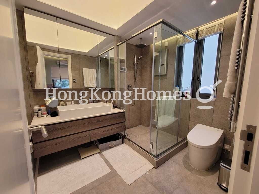 Master Bathroom — Horizon Mansion, Mid-levels Central