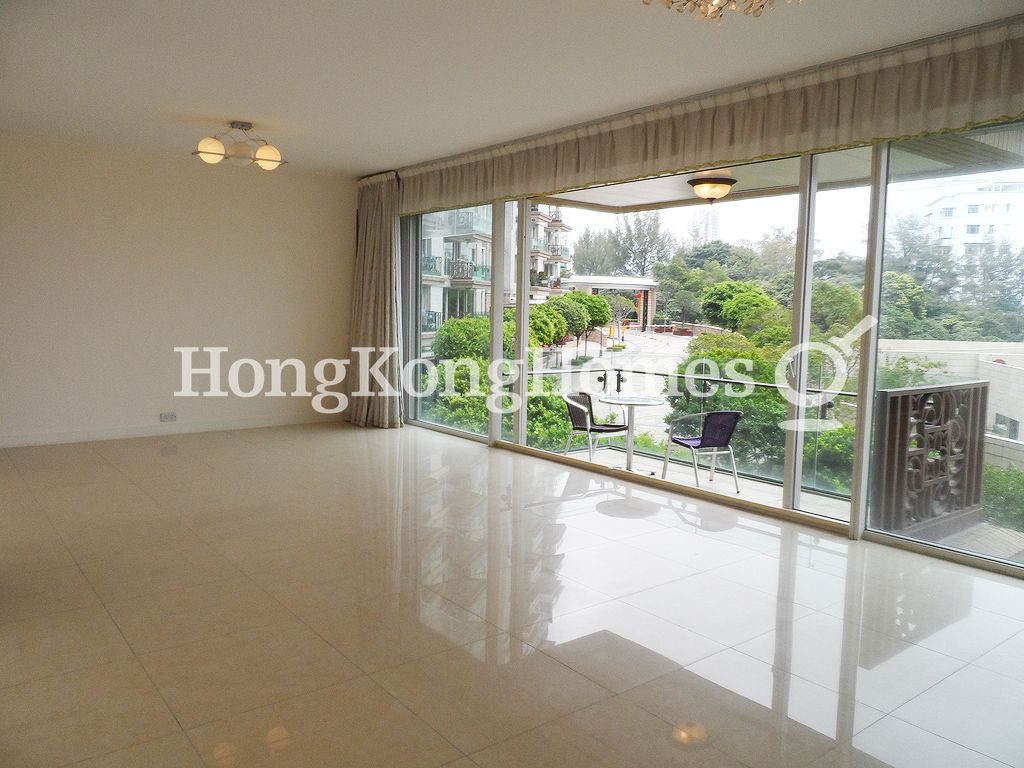 Living and Dining Room — One Beacon Hill - Tower 16, Kowloon Tong