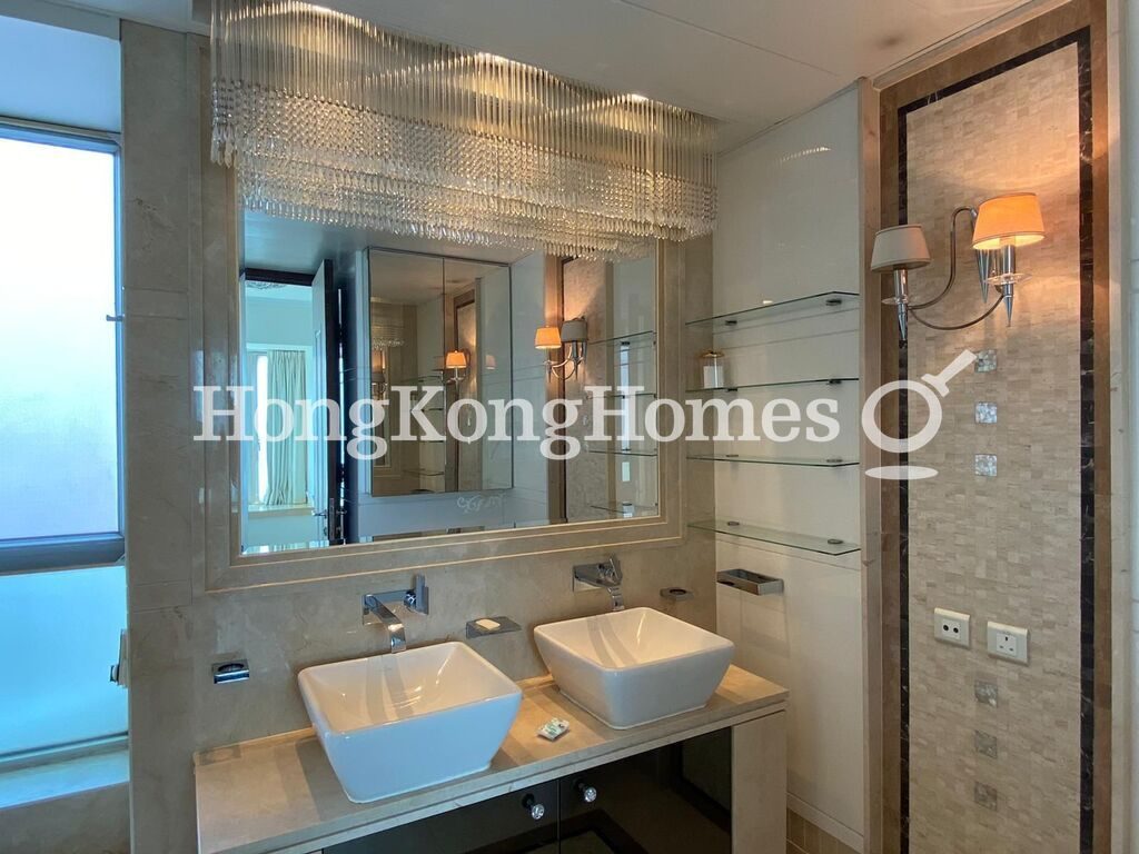 Master Bathroom — The Legend - Block 02, Jardine's Lookout