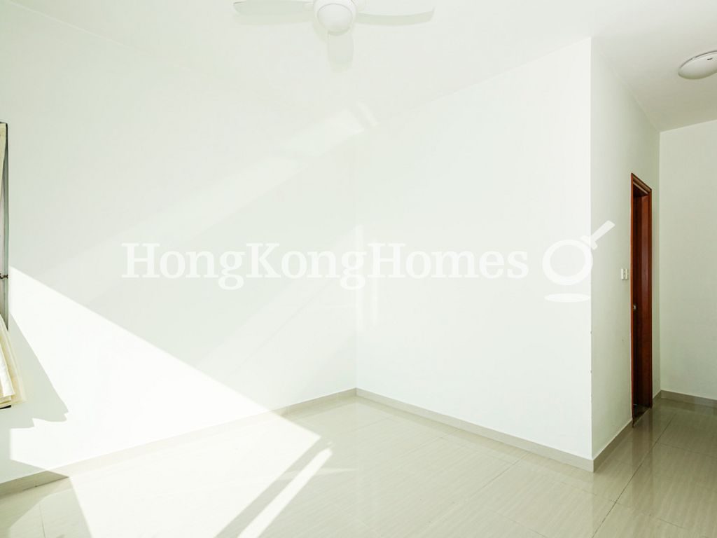 Master Bedroom — Sorrento Tower - 1, Tsim Sha Tsui