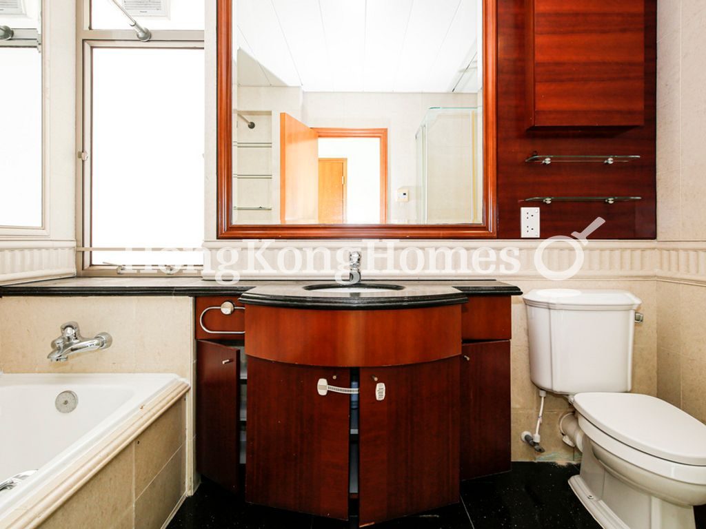 Master Bathroom — Sorrento Tower - 1, Tsim Sha Tsui
