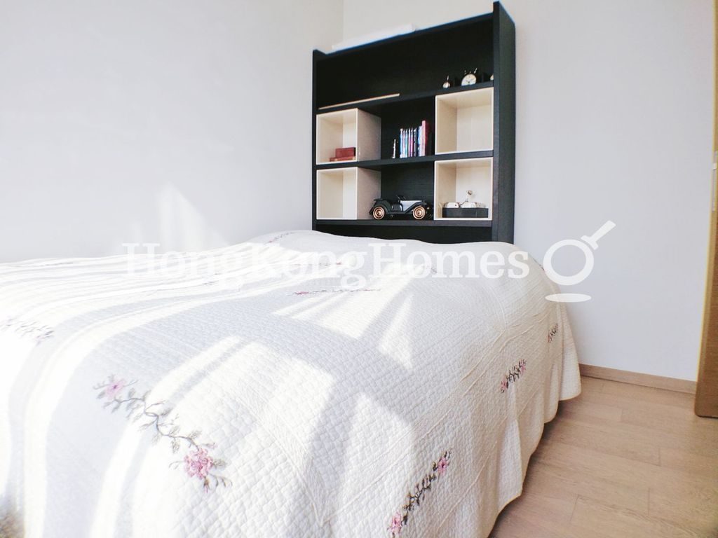 Second Ensuite Bedroom — The Summa - Tower 1, Mid-levels West