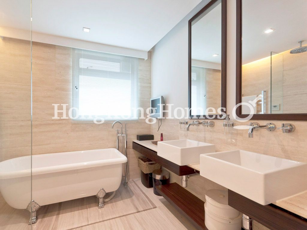 Master Bathroom — South Bay Palace - Block 01, Repulse Bay