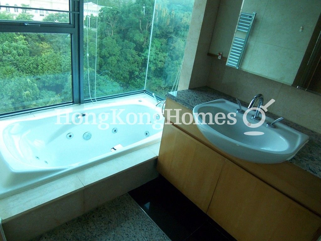 Master Bathroom — The Colonnade, Tai Hang