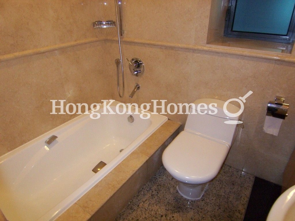 Guest Bathroom — The Colonnade, Tai Hang