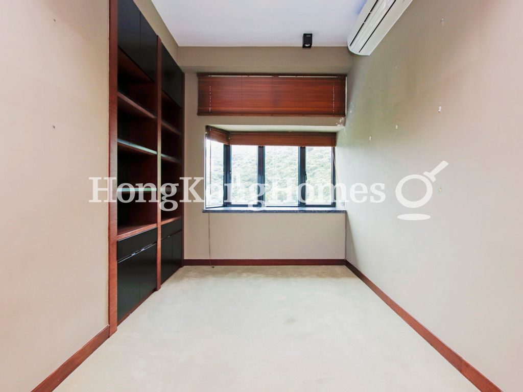 Dressing Area in Master Bedroom — Repulse Bay Road, 37 - Block 02, Repulse Bay