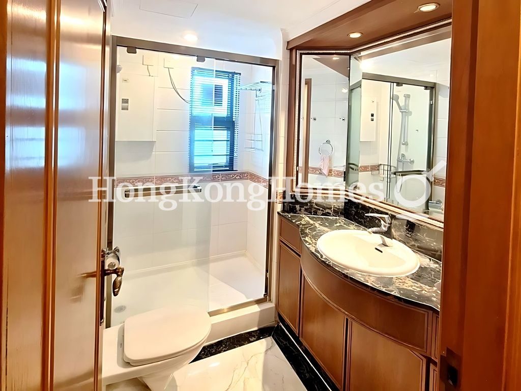 Guest Bathroom — Kadoorie Hill Garden, Ho Man Tin / Waterloo Road