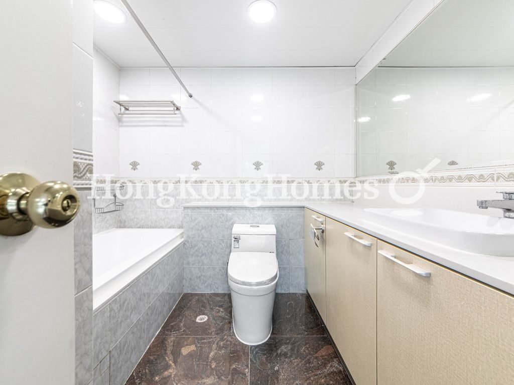 Master Bathroom — Regent Palisades - Block 03, Pokfulam