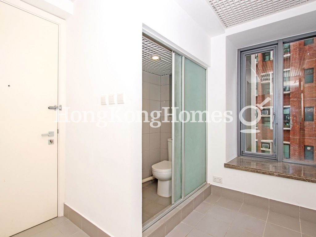 Maid's Room and Washroom — Seymour, Mid-levels West