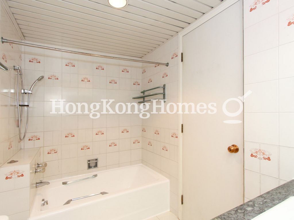 Second Ensuite Bathroom — Silvercrest, Mid-levels Central