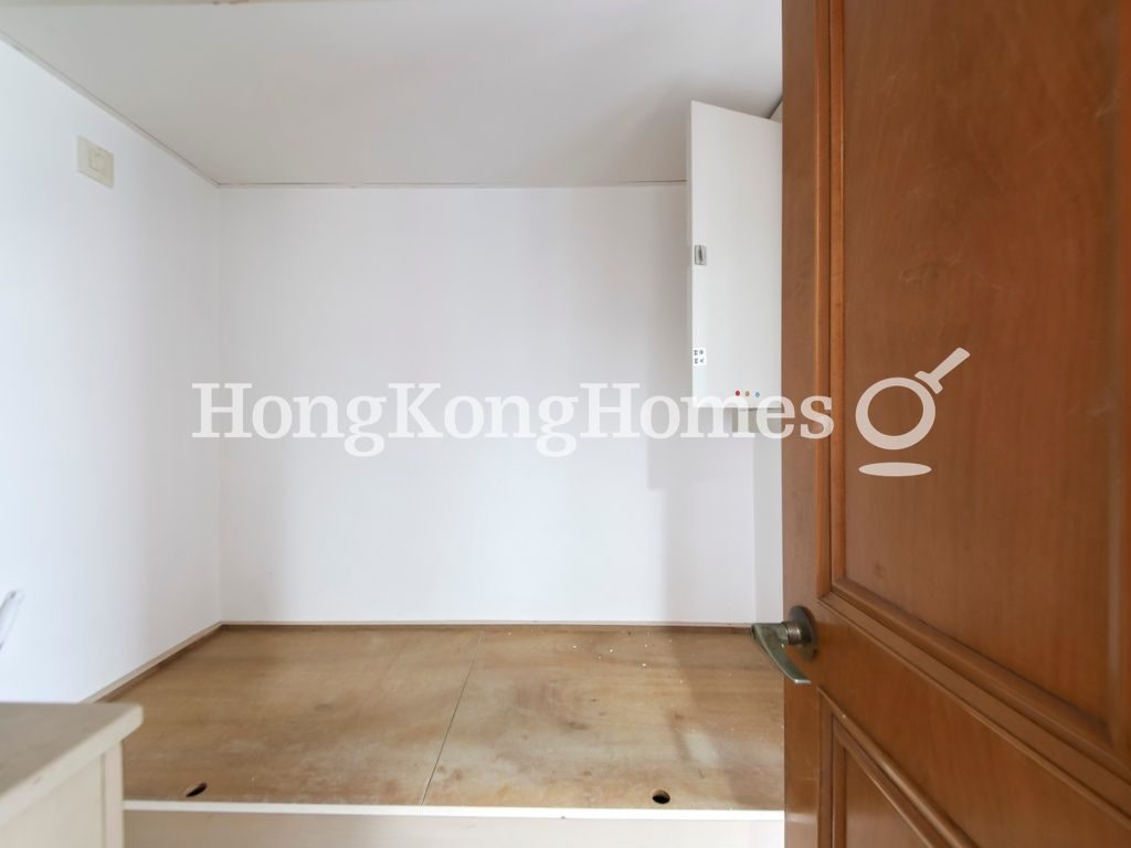 Maid's Room and Washroom — The Leighton Hill - Block 01, Happy Valley