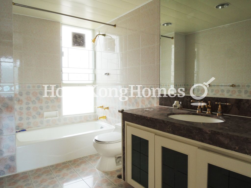 Guest Bathroom — The Redhill Peninsula - Block 01, Tai Tam