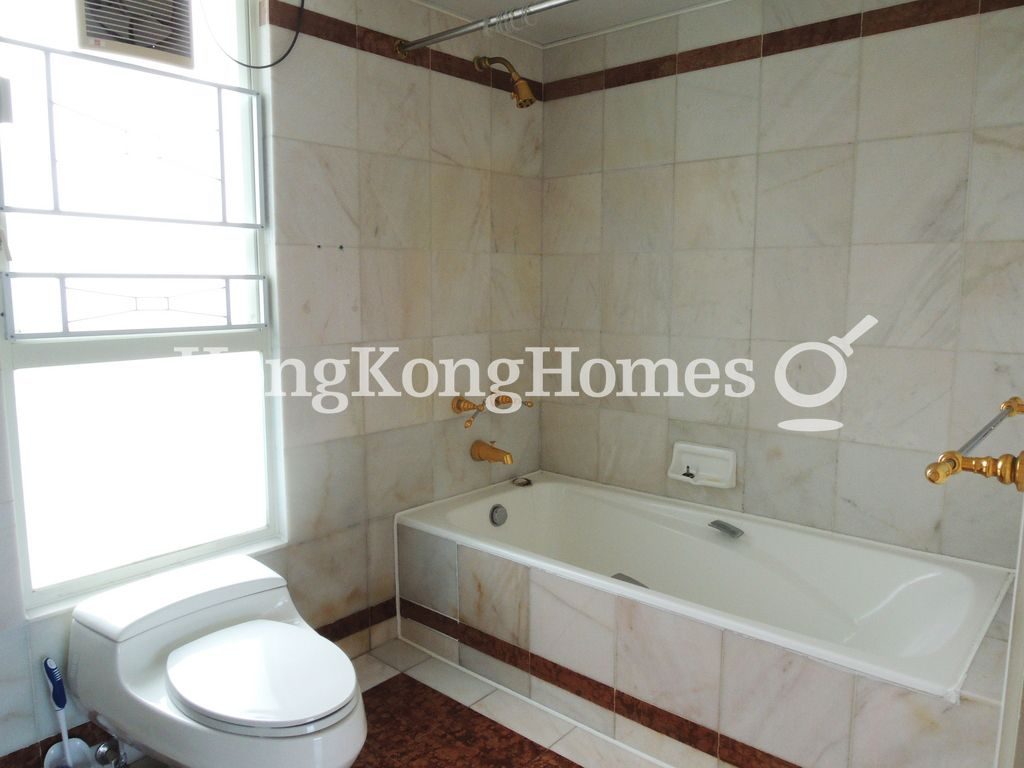 Master Bathroom — The Redhill Peninsula - Block 01, Tai Tam