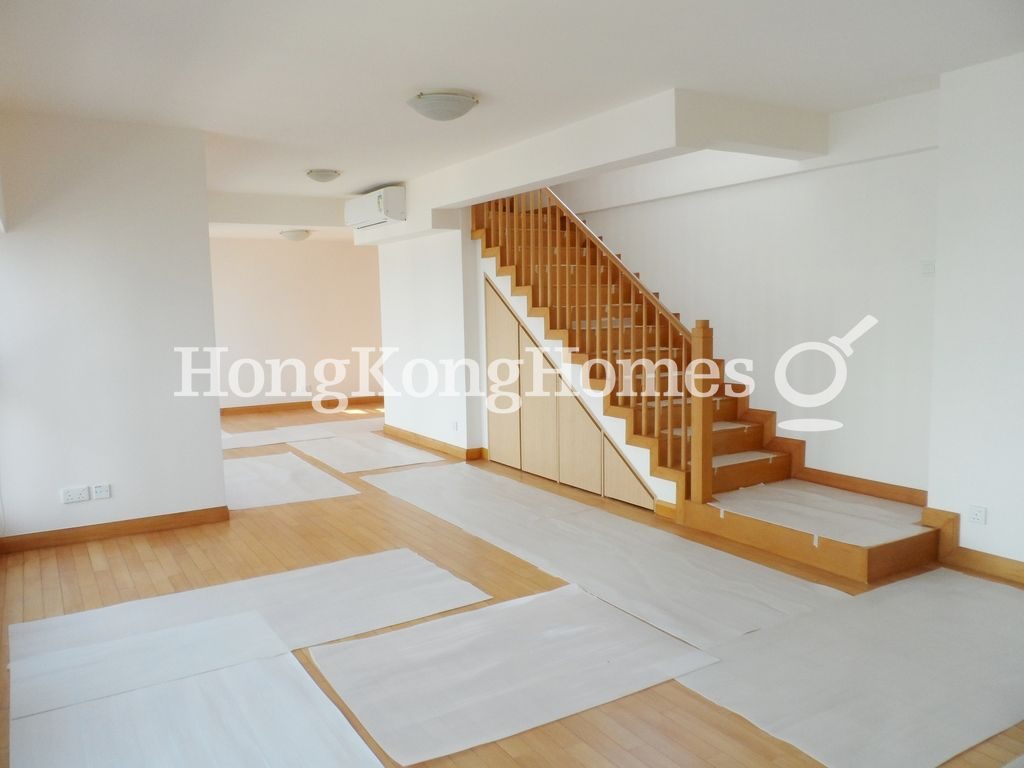 Living and Dining Room — The Waterfront - Block 01, Tsim Sha Tsui
