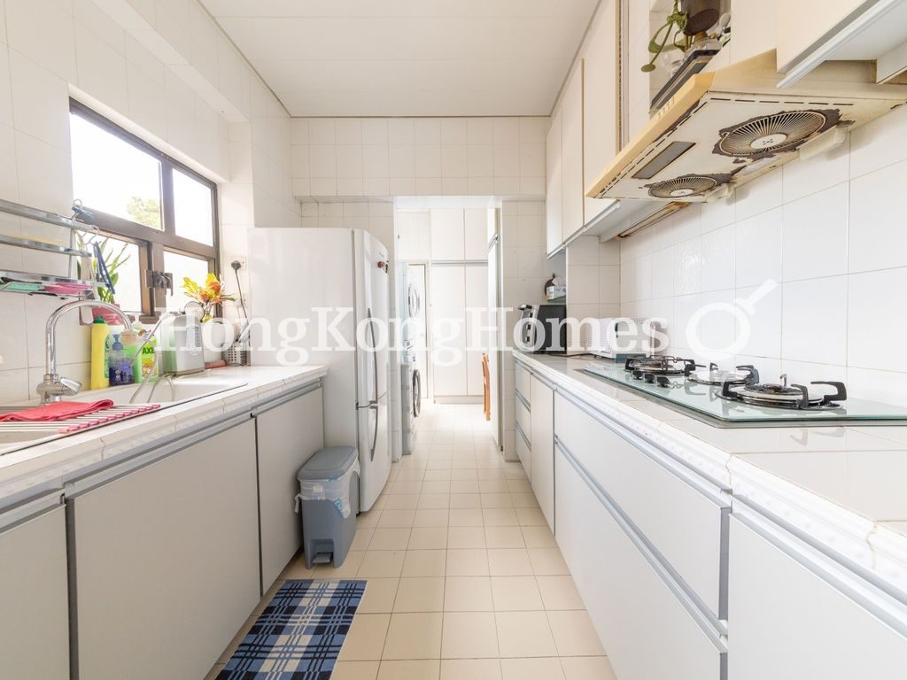 Kitchen — Sea Cliff Mansions - Block 19A-B, Repulse Bay