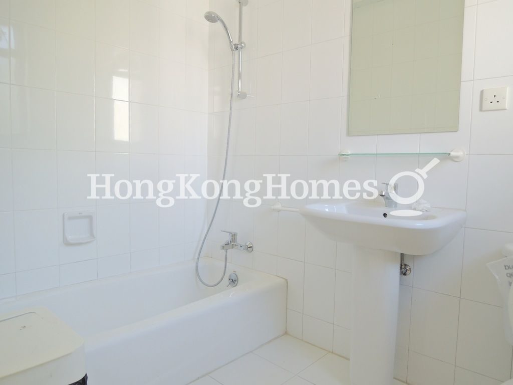 Master Bathroom — Twin Bay, Chung Hom Kok