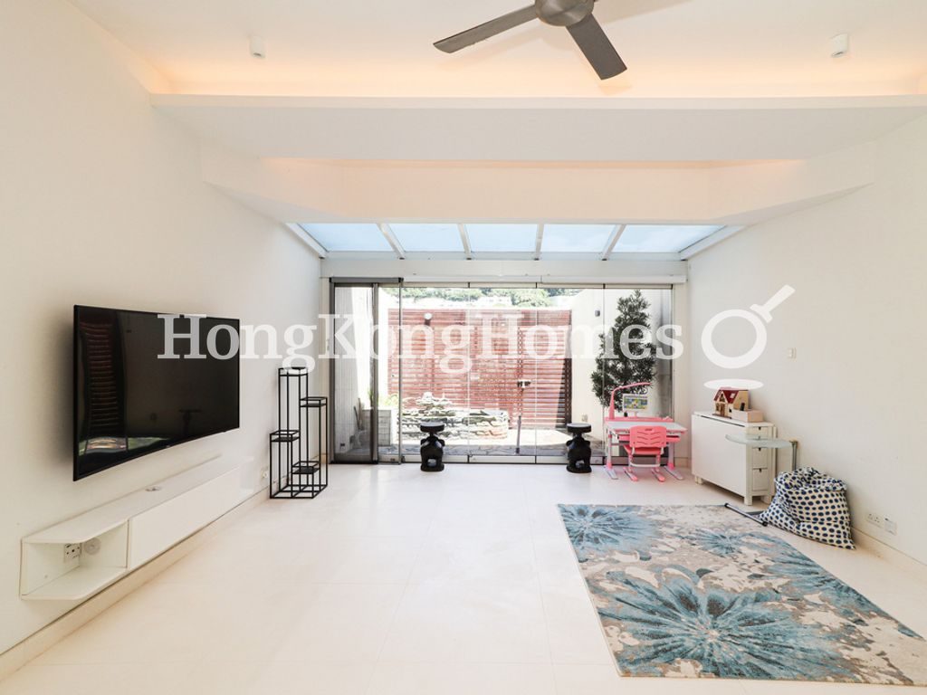 Living Room — Consort Rise, 3, Pokfulam