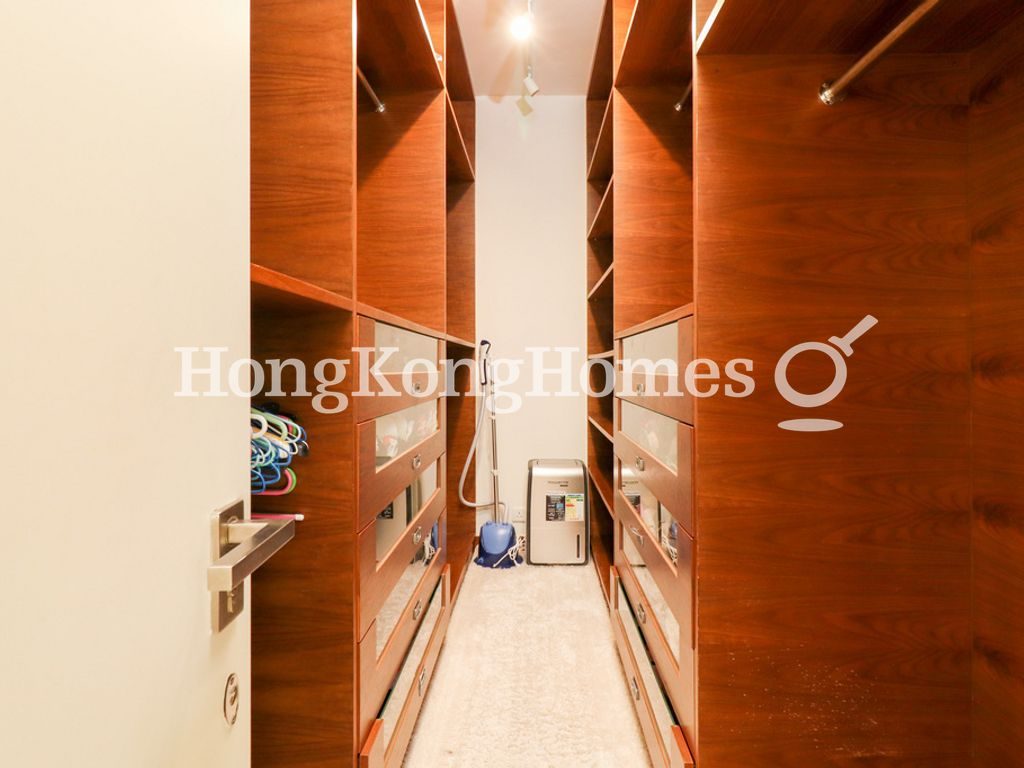 Walk-in Closet in Master Bedroom — Consort Rise, 3, Pokfulam