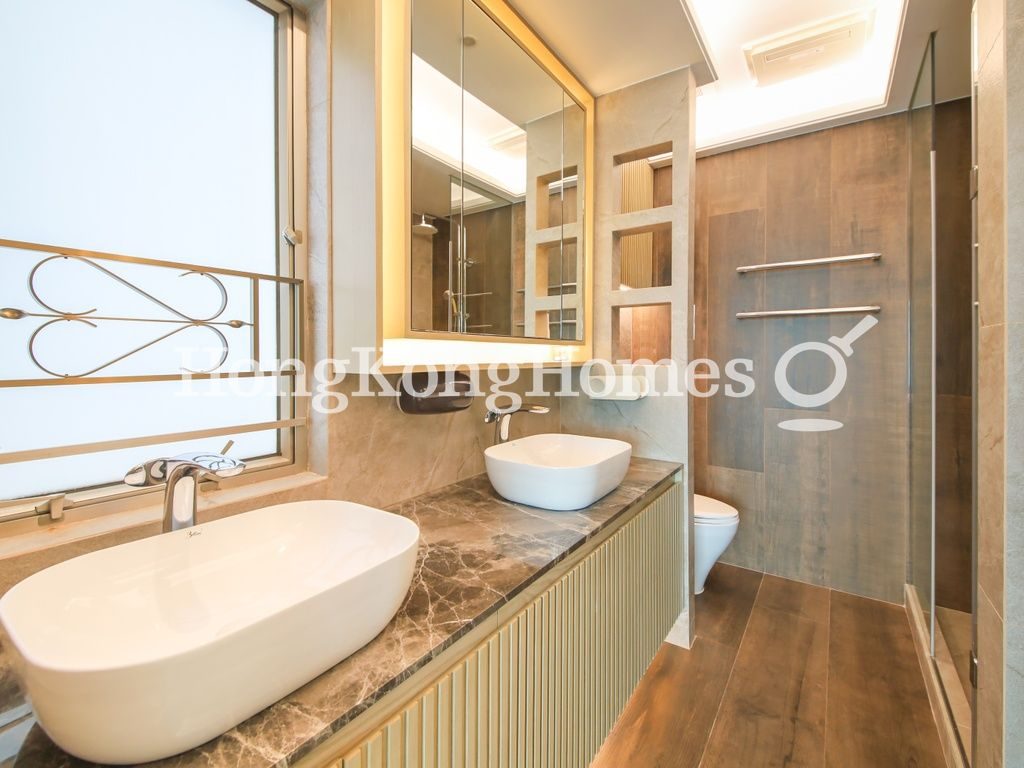 Master Bathroom — Sorrento Tower - 1, Tsim Sha Tsui