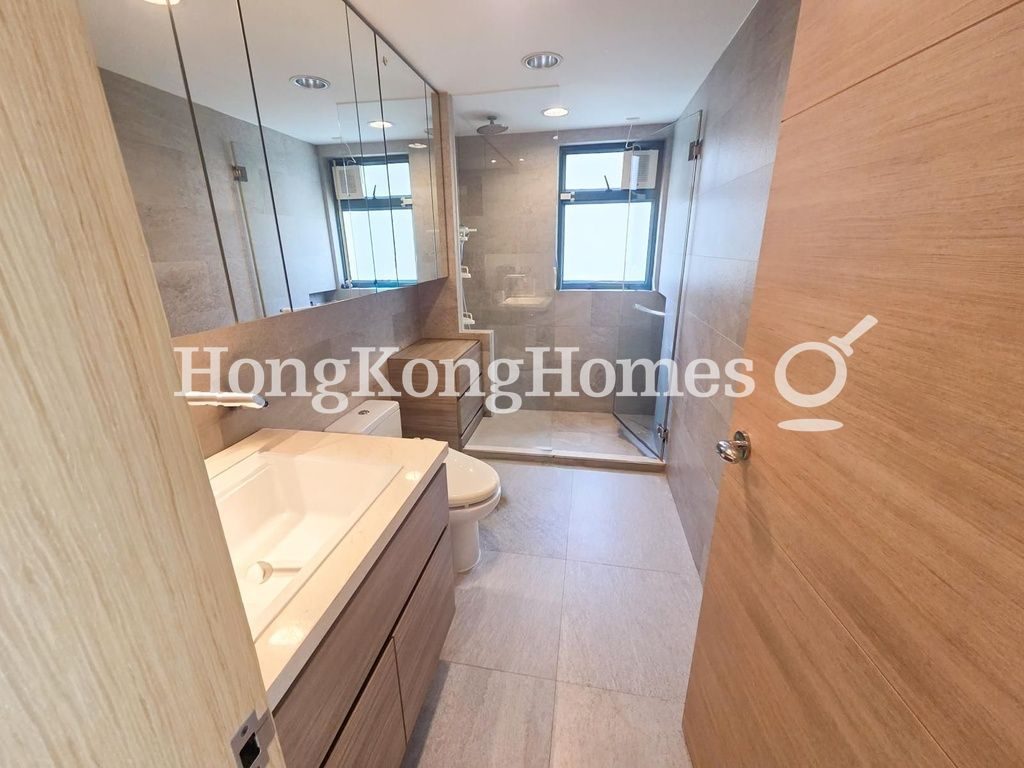 Guest Bathroom — South Bay Palace - Block 02, Repulse Bay