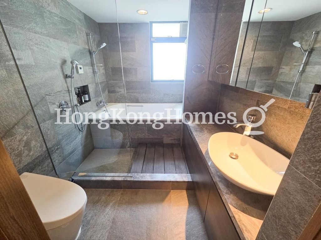 Master Bathroom — South Bay Palace - Block 02, Repulse Bay