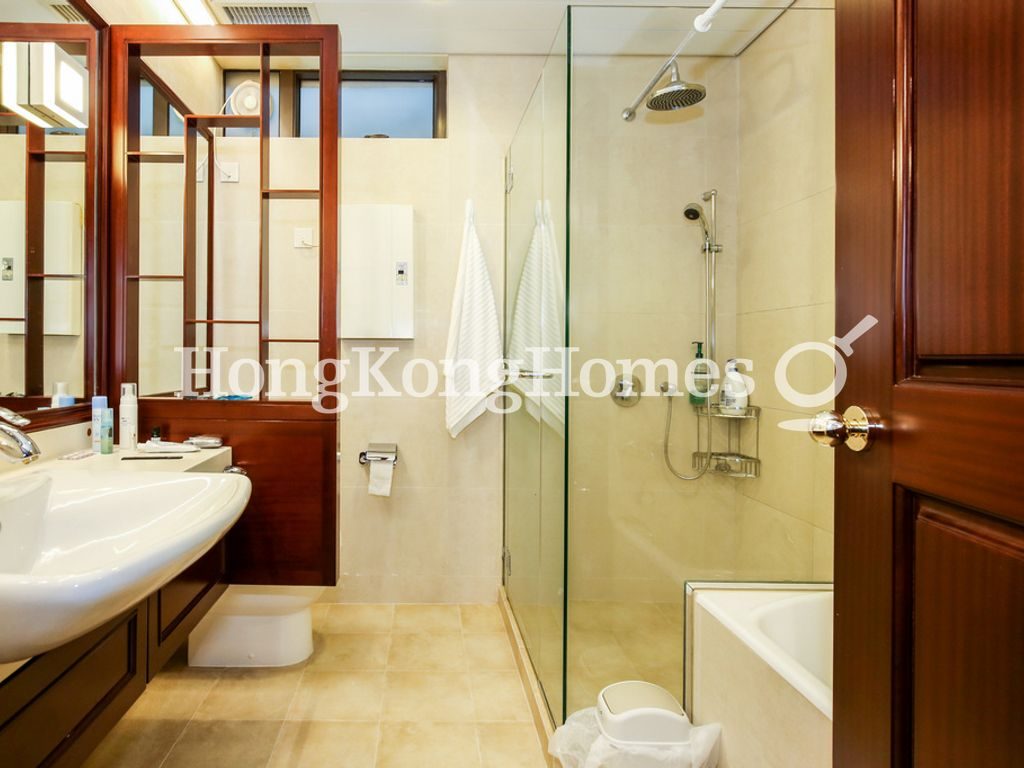 Master Bathroom — Island Road, 45, Deep Water Bay