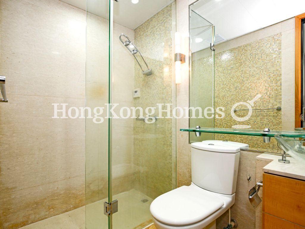 Guest Bathroom — Residence Bel-air - Phase 01, Tower 07, Pokfulam