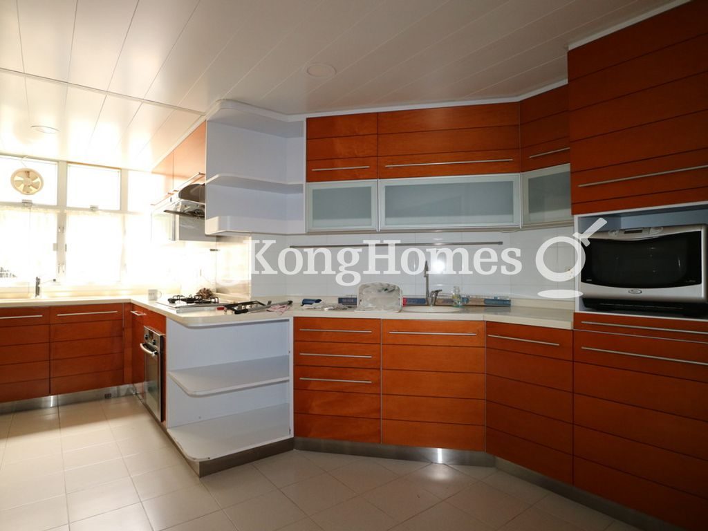 Kitchen — Royal Villa, Happy Valley
