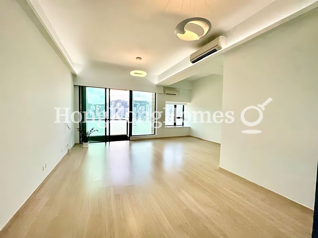 Living and Dining Room — The Arch - Block 1 (Sky Tower), Tsim Sha Tsui