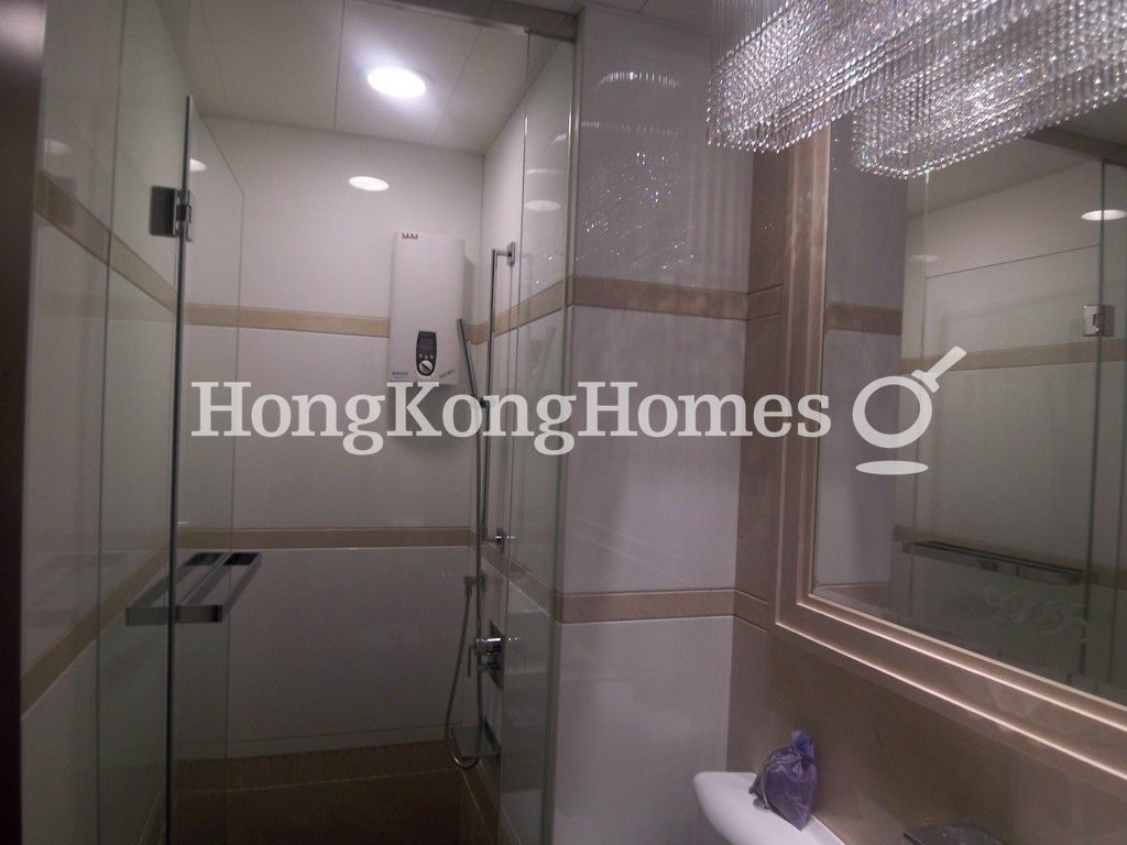 Guest Bathroom — The Legend - Block 03, Jardine's Lookout