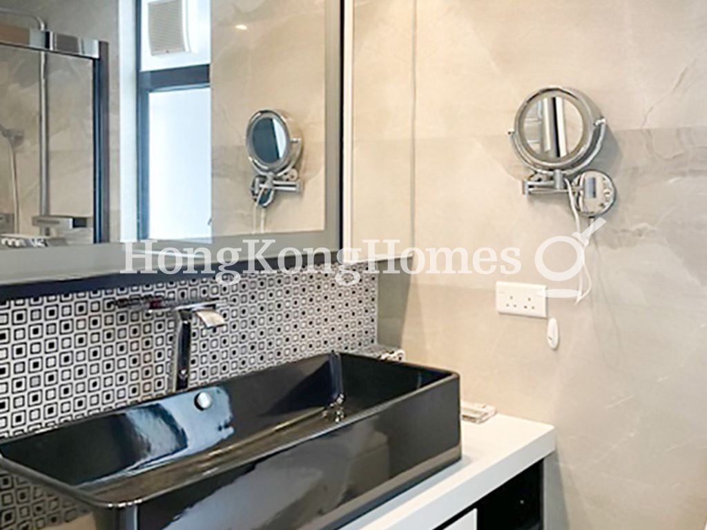 Master Bathroom — Clovelly Court - Block 02, Mid-levels Central