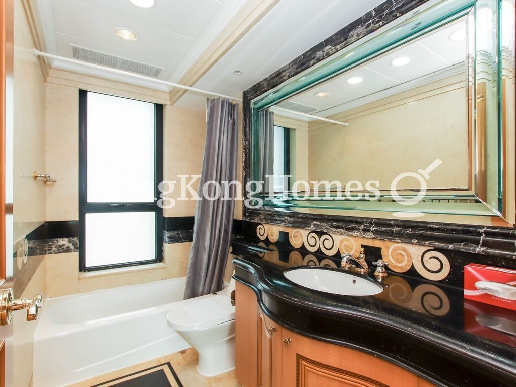 Master Bathroom — The Leighton Hill - Block 09, Happy Valley