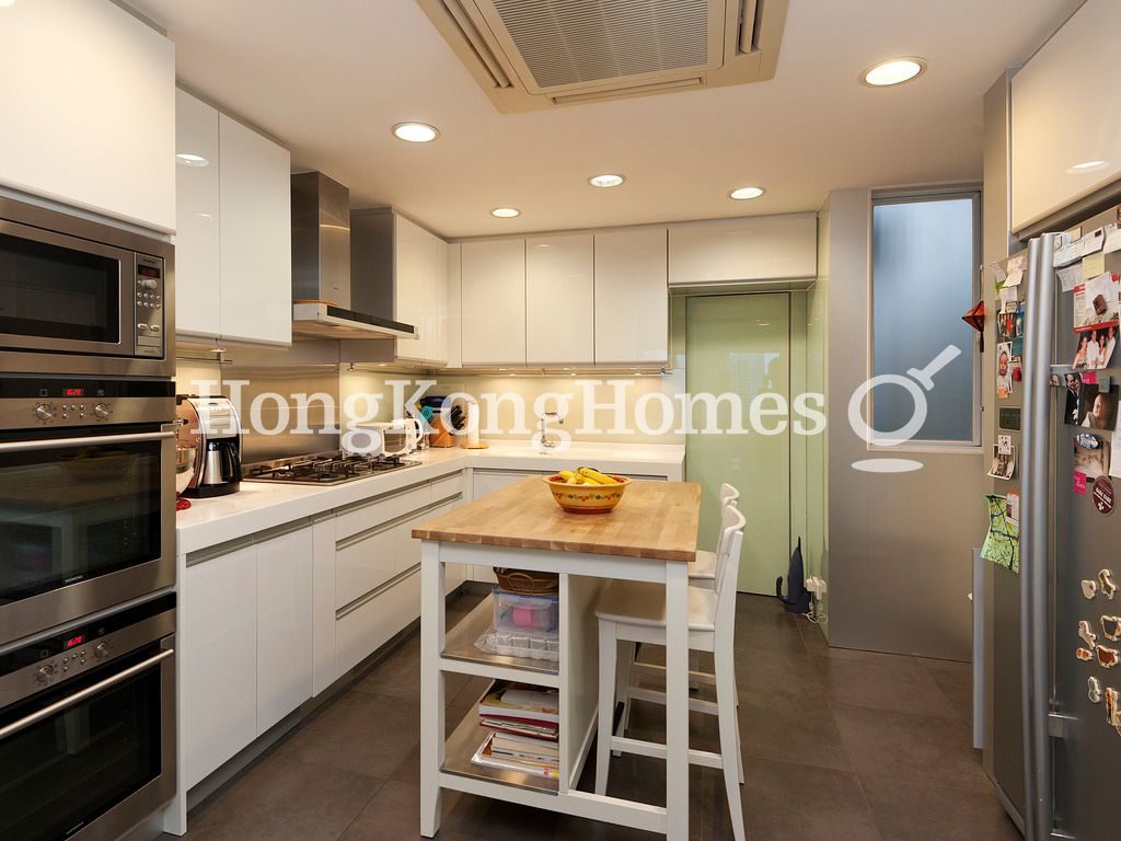 Kitchen — Ridge Court, No. 21C-D, Repulse Bay