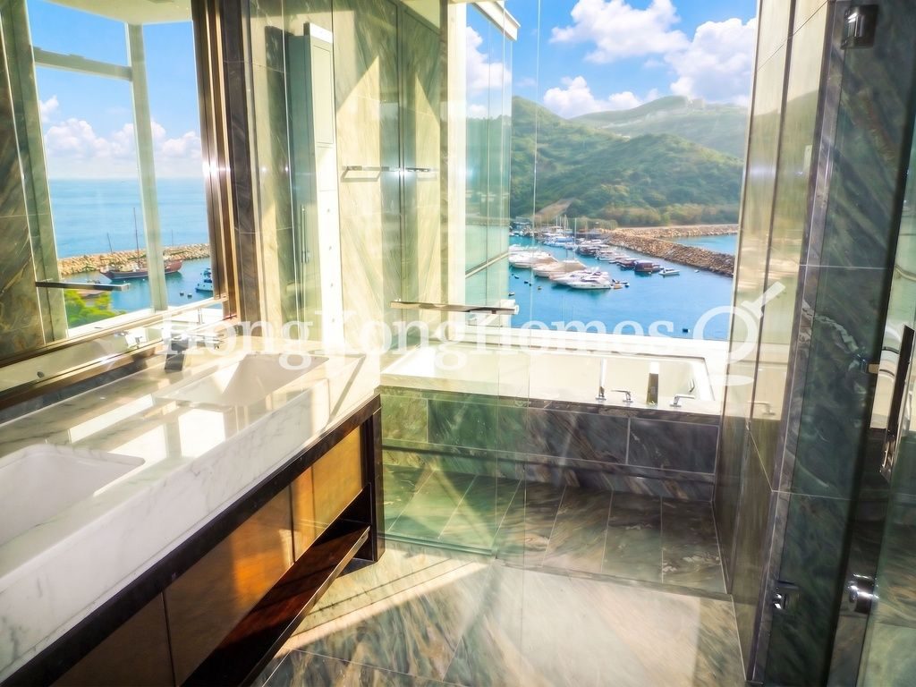 Master Bathroom — Larvotto - Block 1, Ap Lei Chau