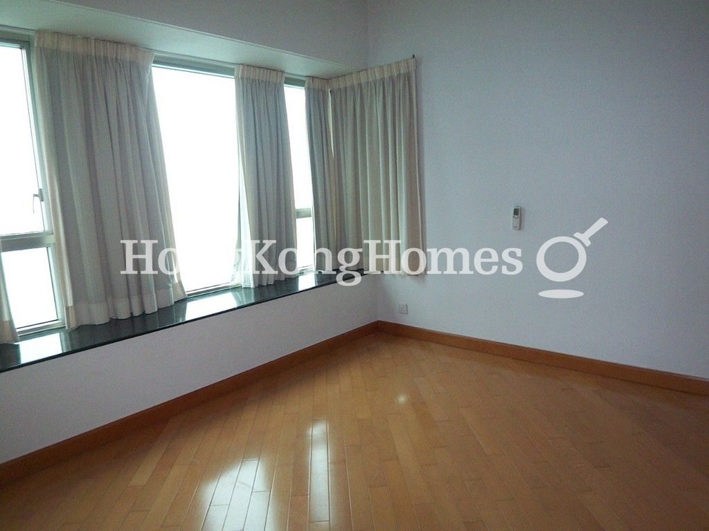 Master Bedroom — Sorrento Tower - 1, Tsim Sha Tsui
