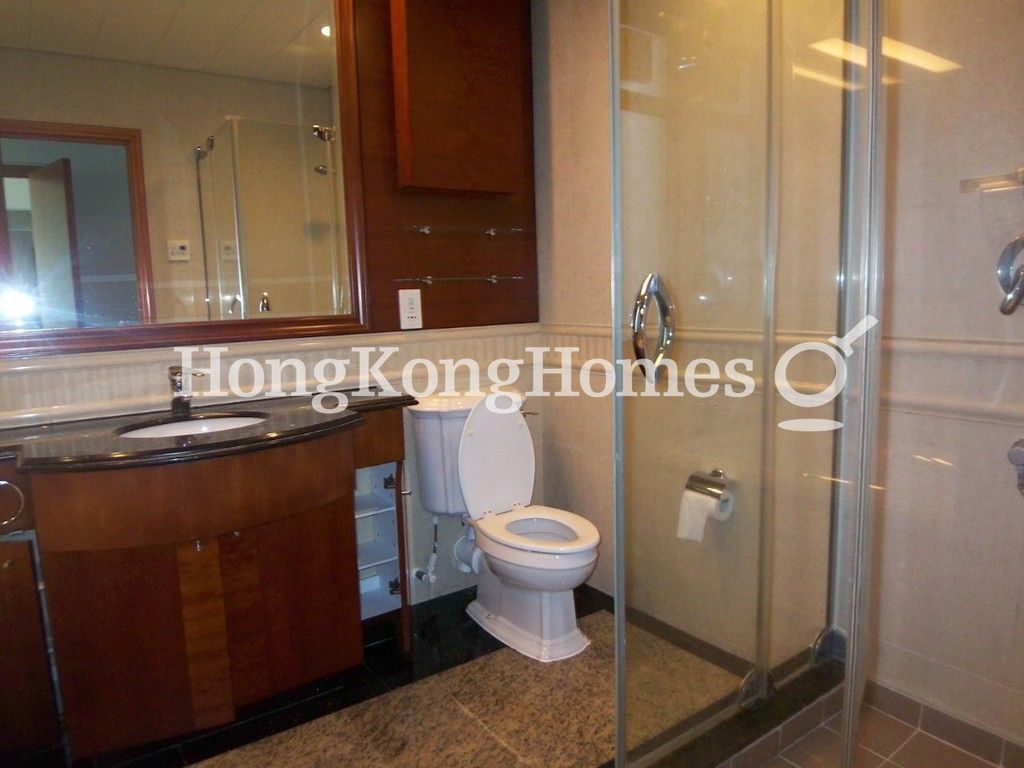 Master Bathroom — Sorrento Tower - 1, Tsim Sha Tsui