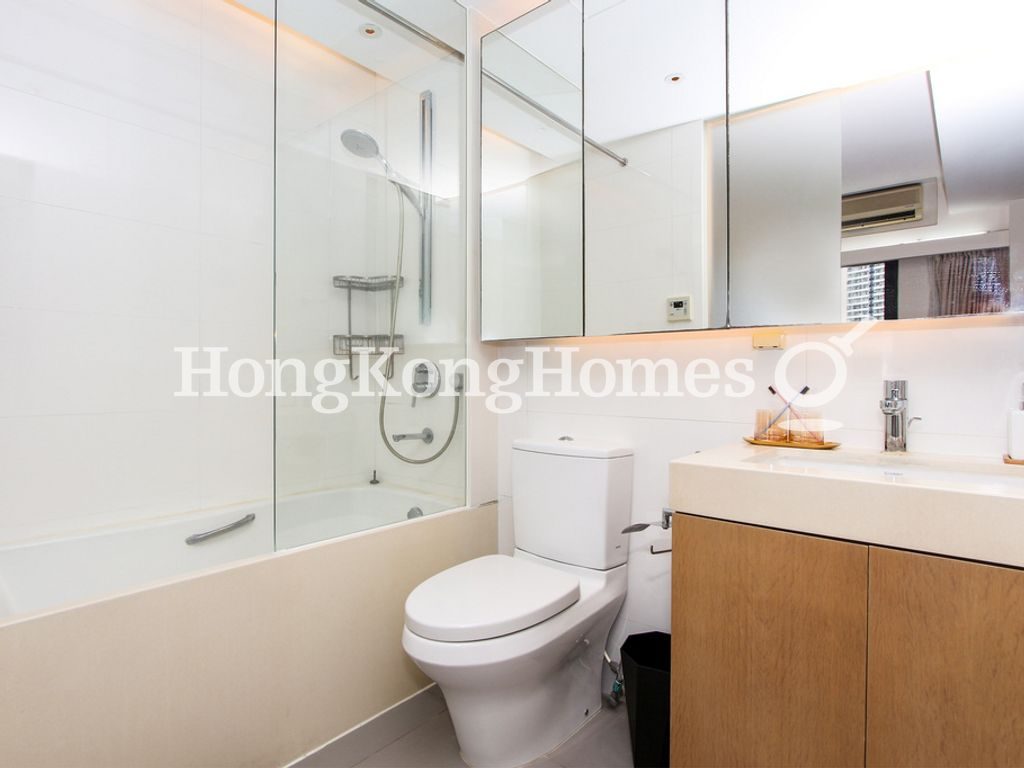 Master Bathroom — The Arch - Block 1A (Sun Tower), Tsim Sha Tsui