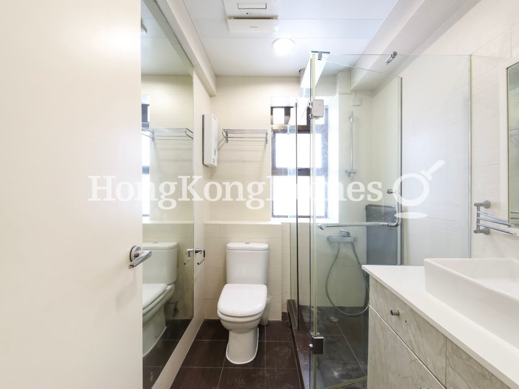 Guest Bathroom — MacDonnell House, Mid-levels Central