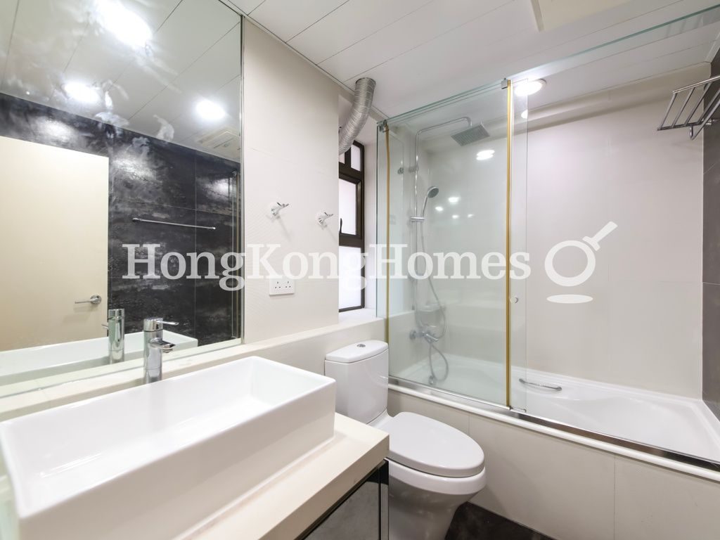 Master Bathroom — MacDonnell House, Mid-levels Central