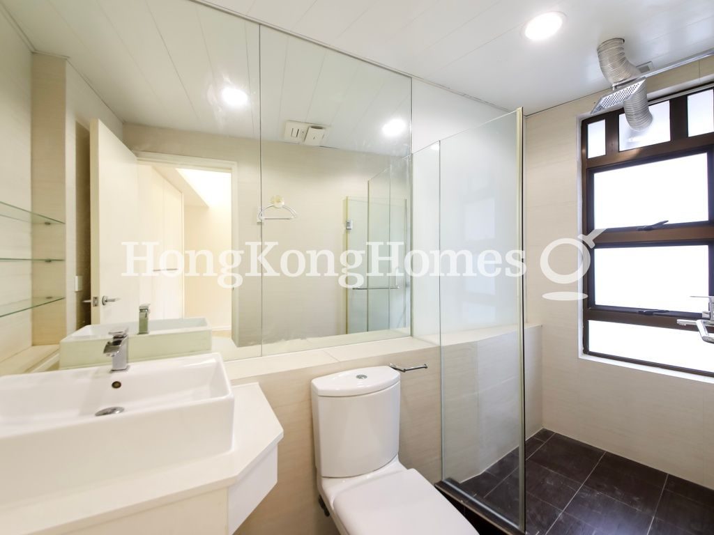 Second Ensuite Bathroom — MacDonnell House, Mid-levels Central