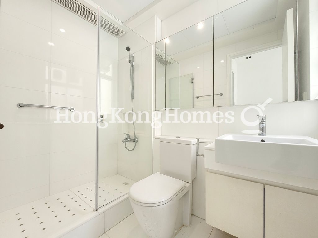 Guest Bathroom — Stanley Court, Stanley