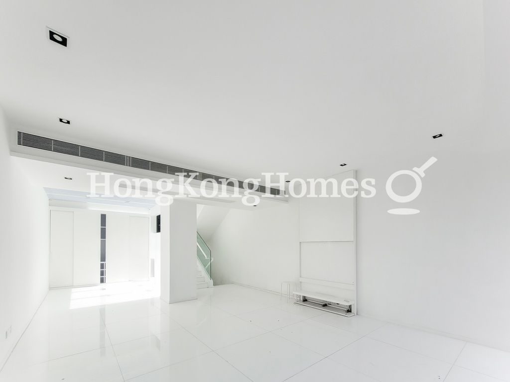 Living and Dining Room — Stanley Court, Stanley