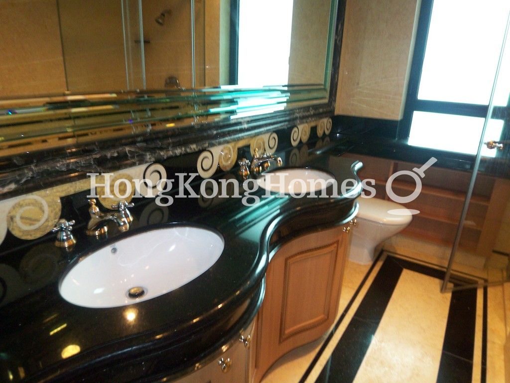 Master Bathroom — The Leighton Hill - Block 02, Happy Valley
