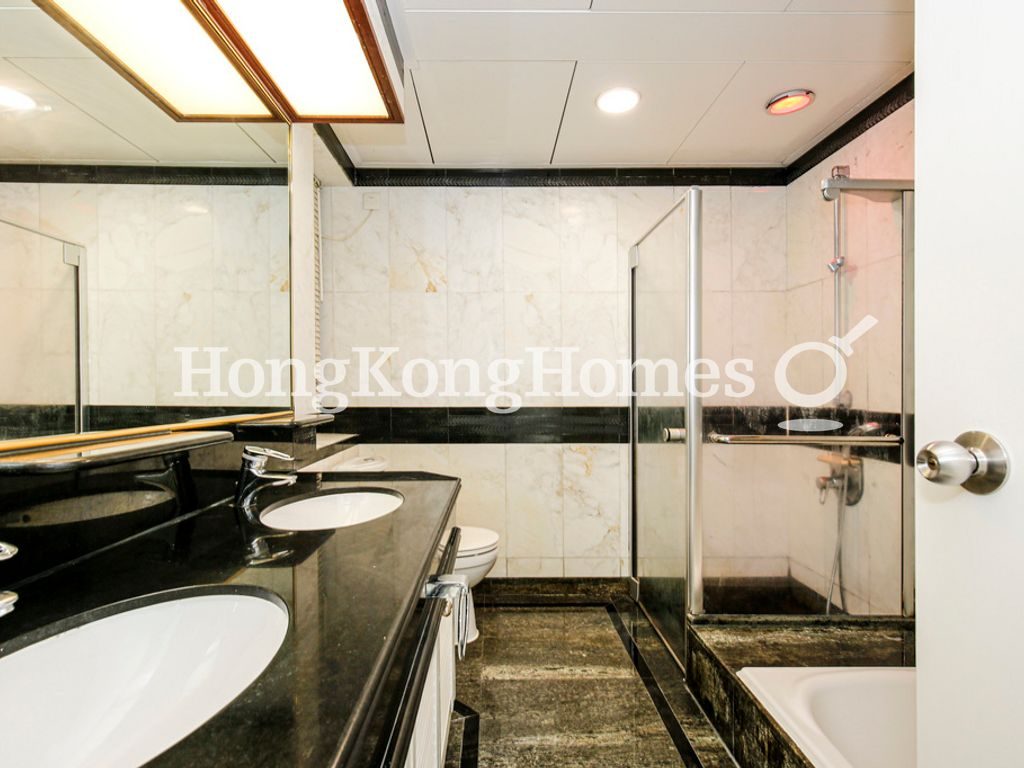 Master Bathroom — Dynasty Court - Block 05, Mid-levels Central