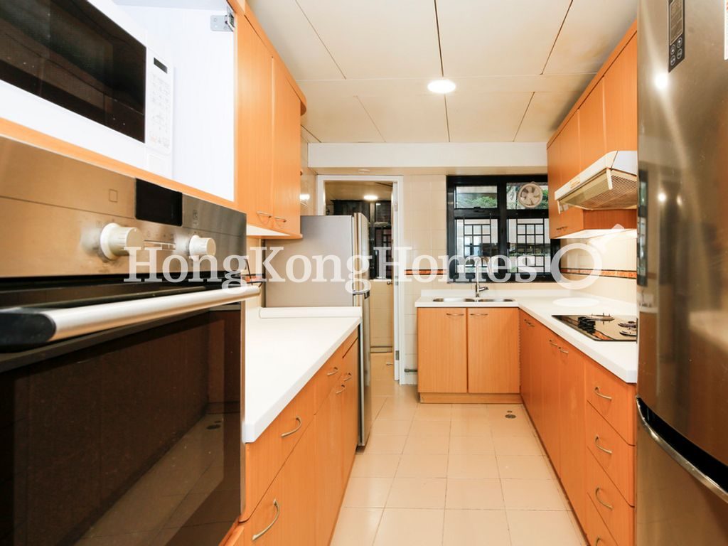 Kitchen — Dynasty Court - Block 05, Mid-levels Central