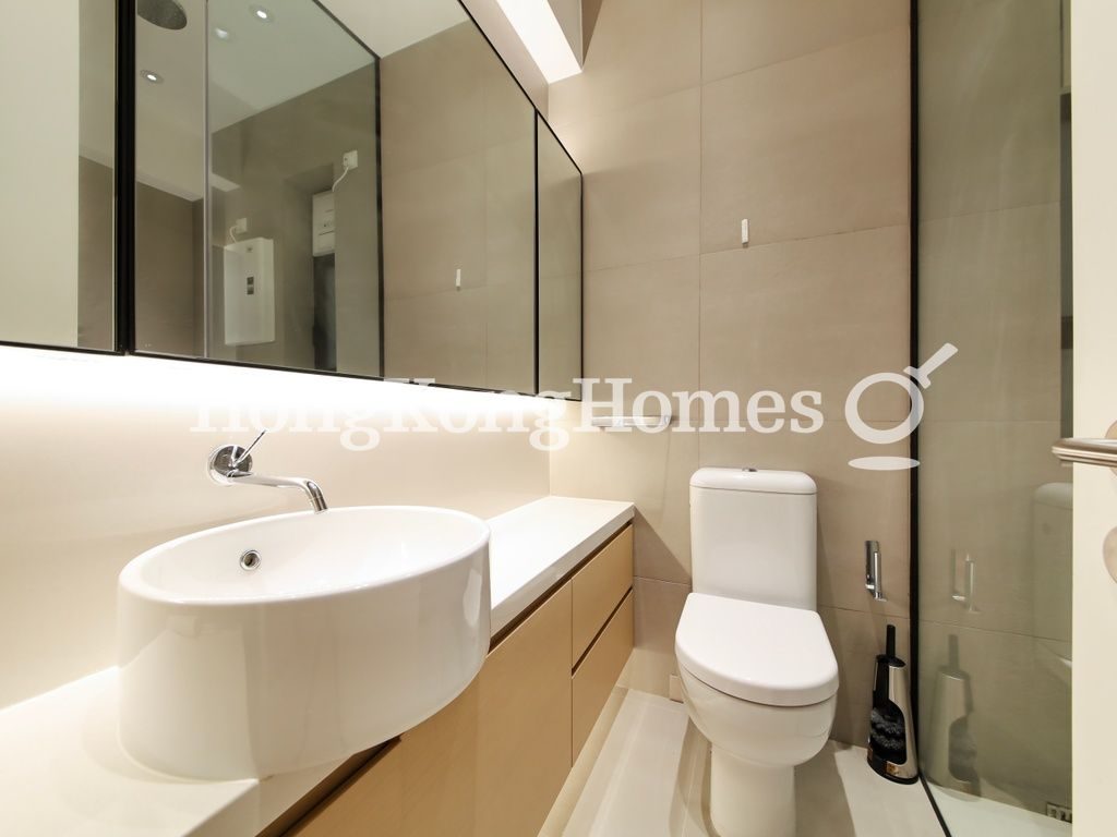 Second Ensuite Bathroom — Grosvenor House, Mid-levels Central