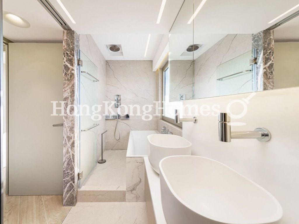 Master Bathroom — Park Garden, Tai Hang