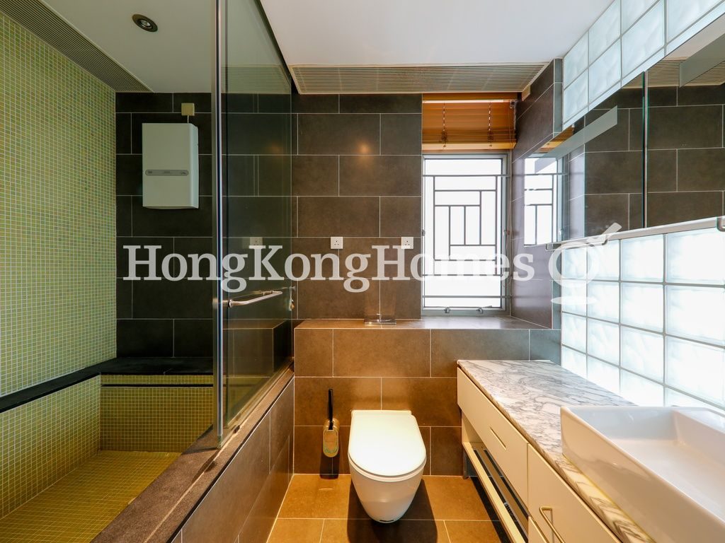 Master Bathroom — Sorrento Tower - 1, Tsim Sha Tsui